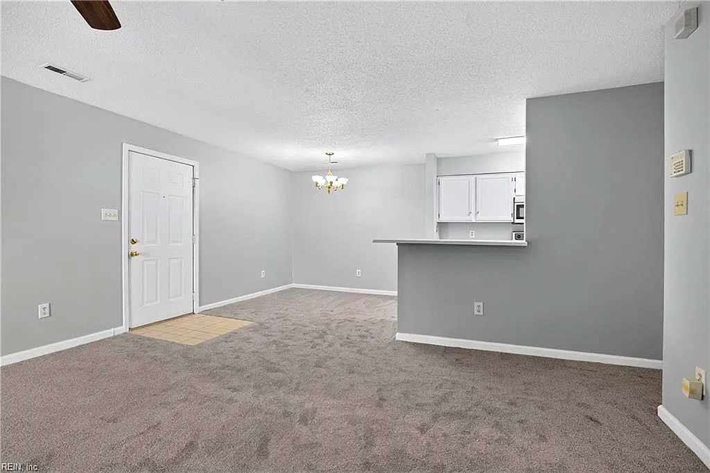 1563 N King St #109, Hampton — photo
