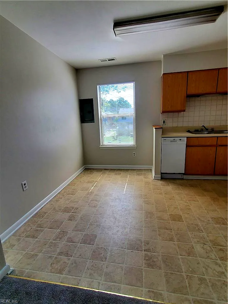 8570 Chesapeake Blvd #14, Norfolk — photo