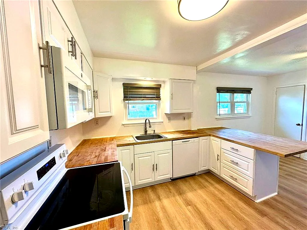 1049 Baker Rd, Virginia Beach — photo