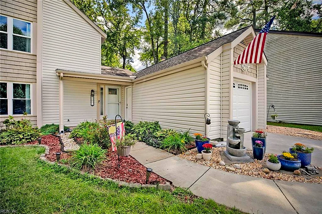 1004 Myrtle CT, NEWPORT NEWS VA 23608