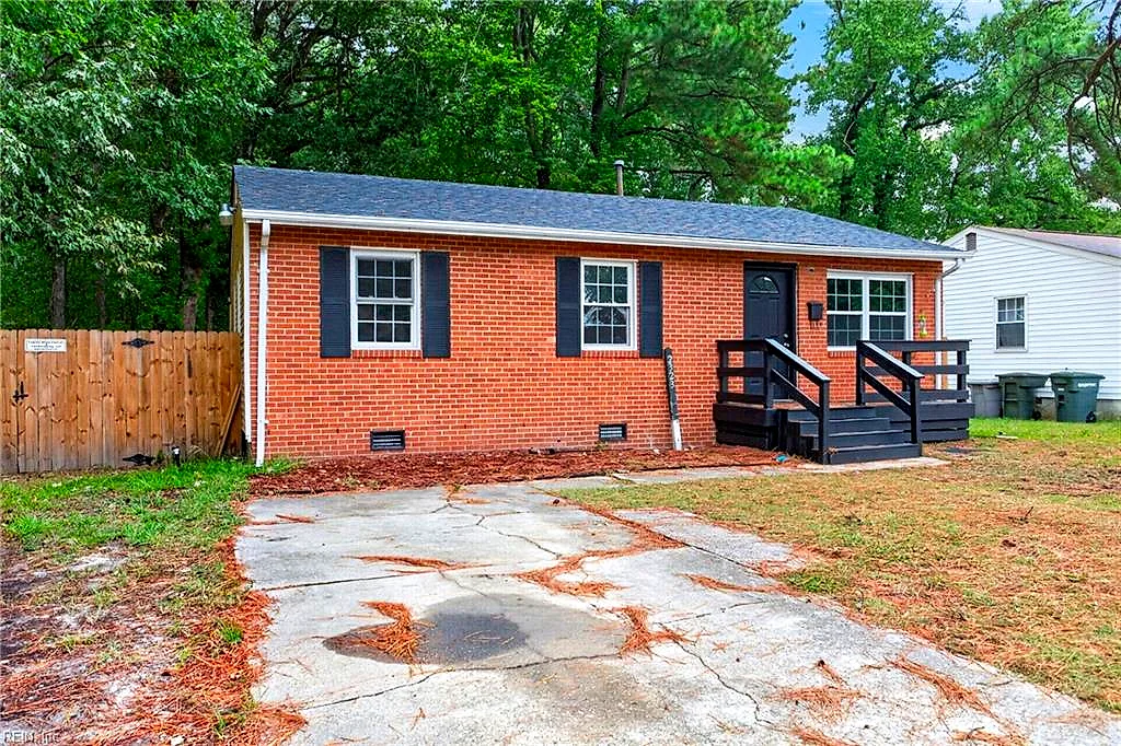 2323 Andrews Blvd, Hampton — photo