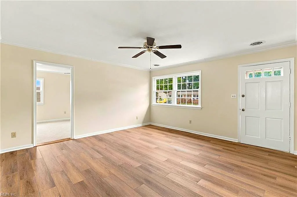 107 Londonshire Ter, Hampton — photo
