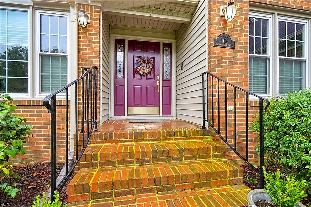 103 Tradewinds Dr, Yorktown — photo