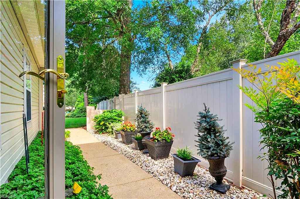 802 Zoeller Ct, Newport News — photo