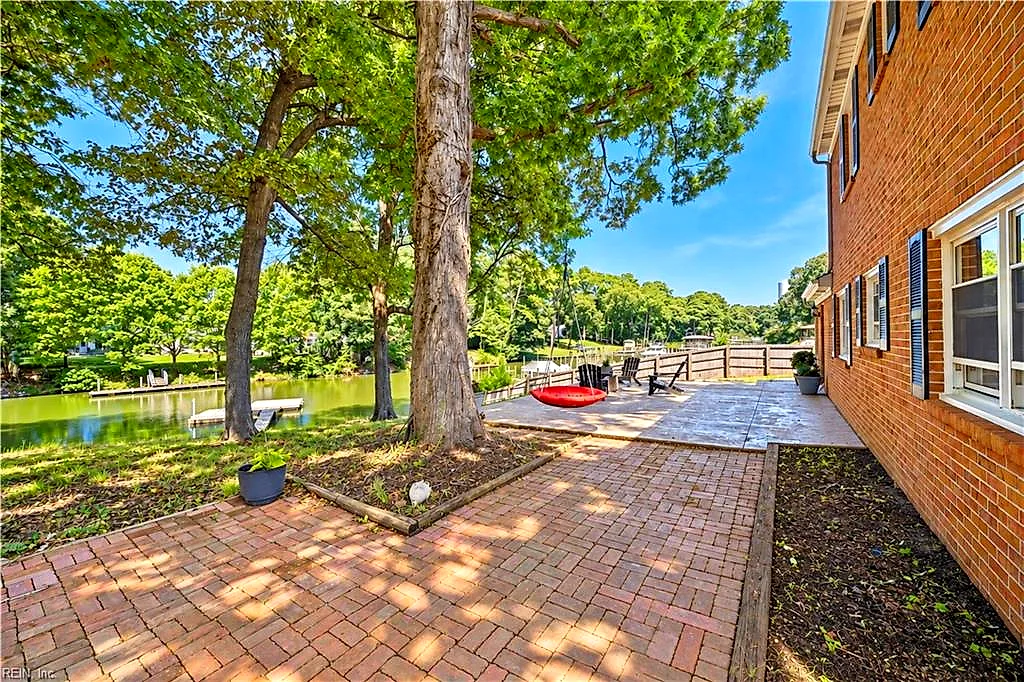 845 Saint James Dr, Virginia Beach — photo
