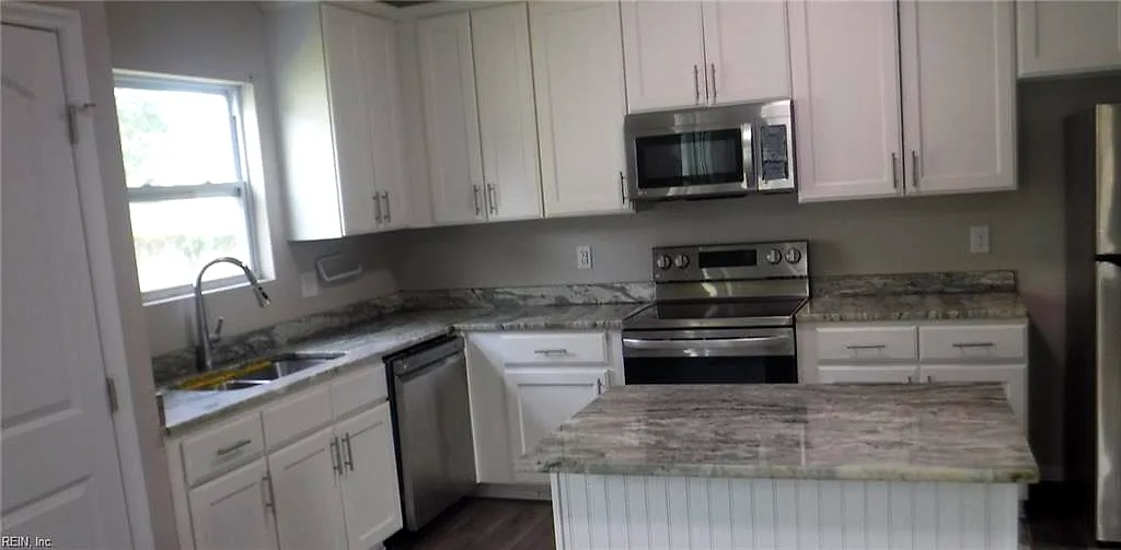 353 Carver Cir, Portsmouth — photo