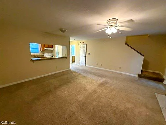59 Madison Chse, Hampton — photo
