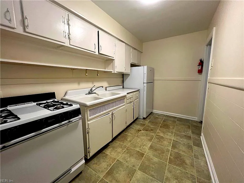 7420 Hampton Blvd #1b, Norfolk — photo
