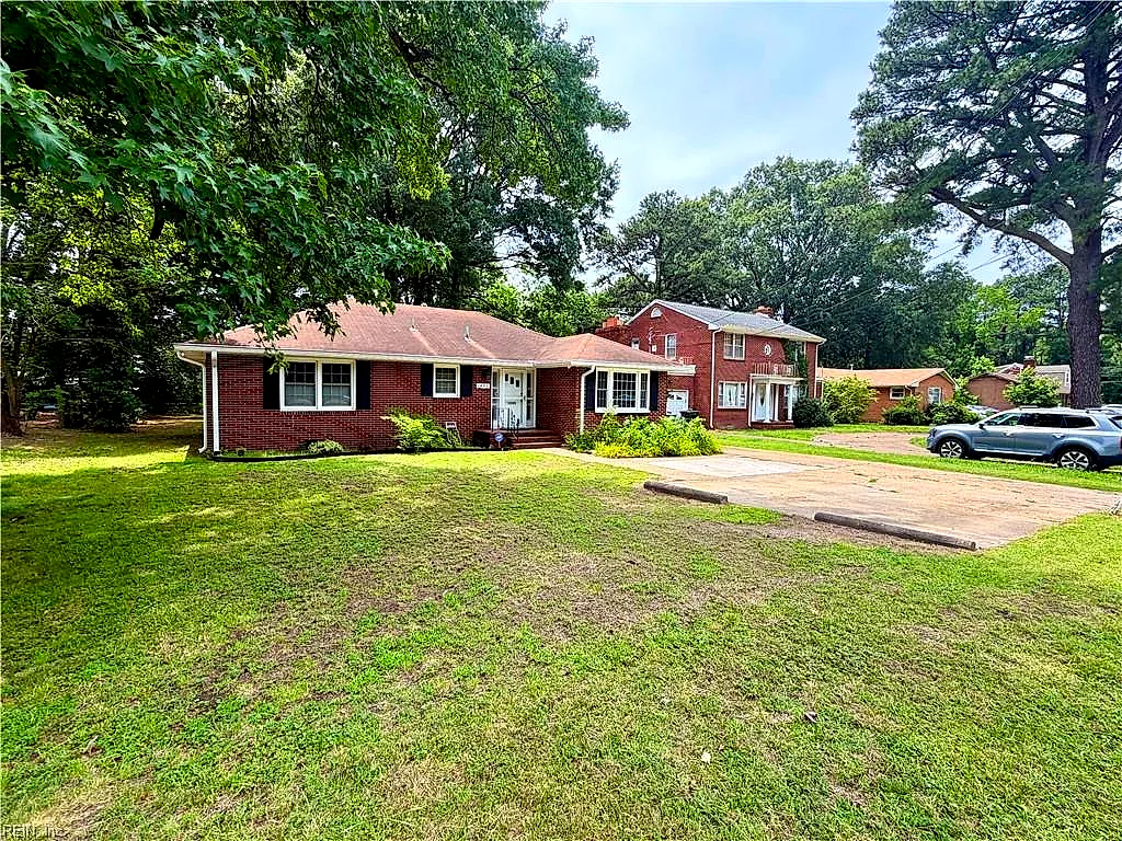 1452 E Pembroke Ave, Hampton — photo