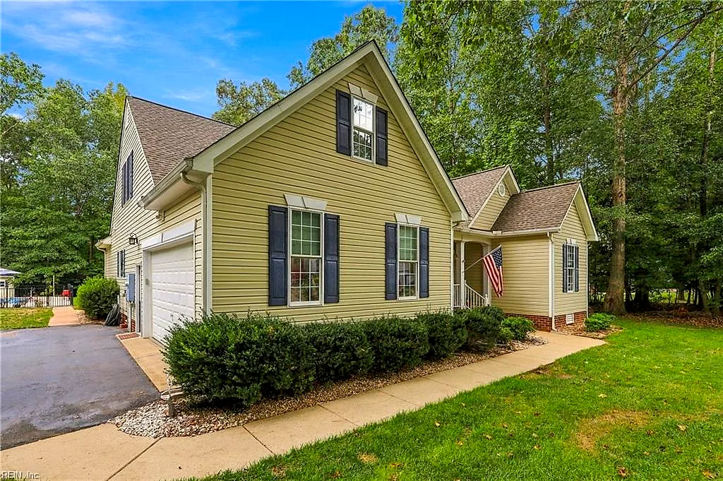 2037 Deerhunters Xing, Mechanicsville — photo