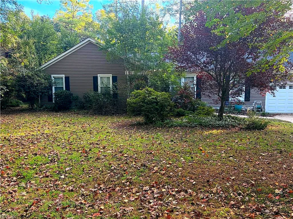 110 Bailey Dr, Yorktown — photo