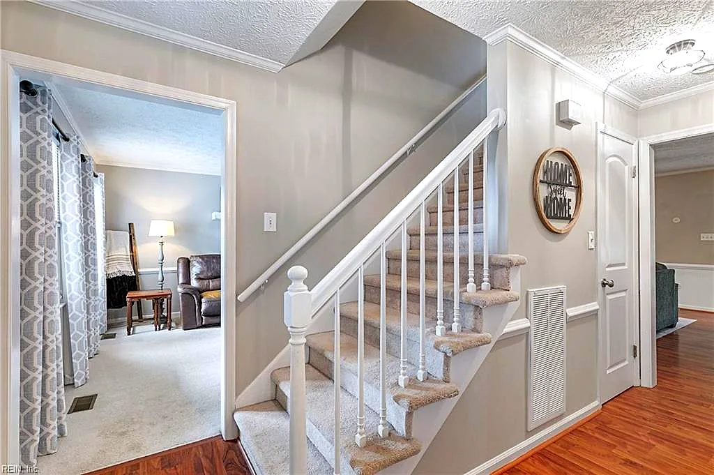 330 Williamsburg Ct, Newport News — photo