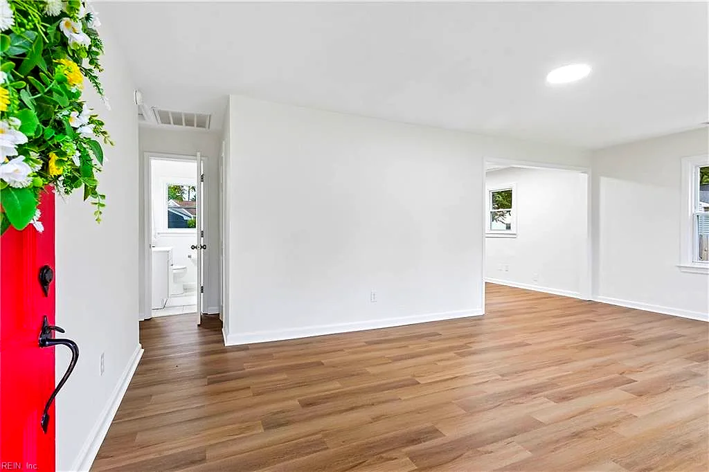 23 Laurel Dr, Hampton — photo