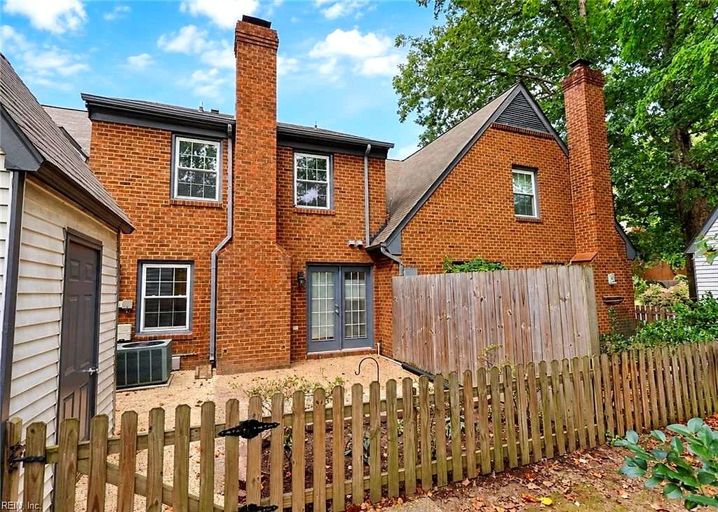 112 Wellesley Dr, Newport News — photo