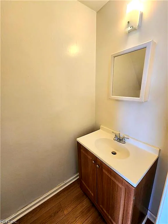 6221 Geneva Way, Norfolk — photo