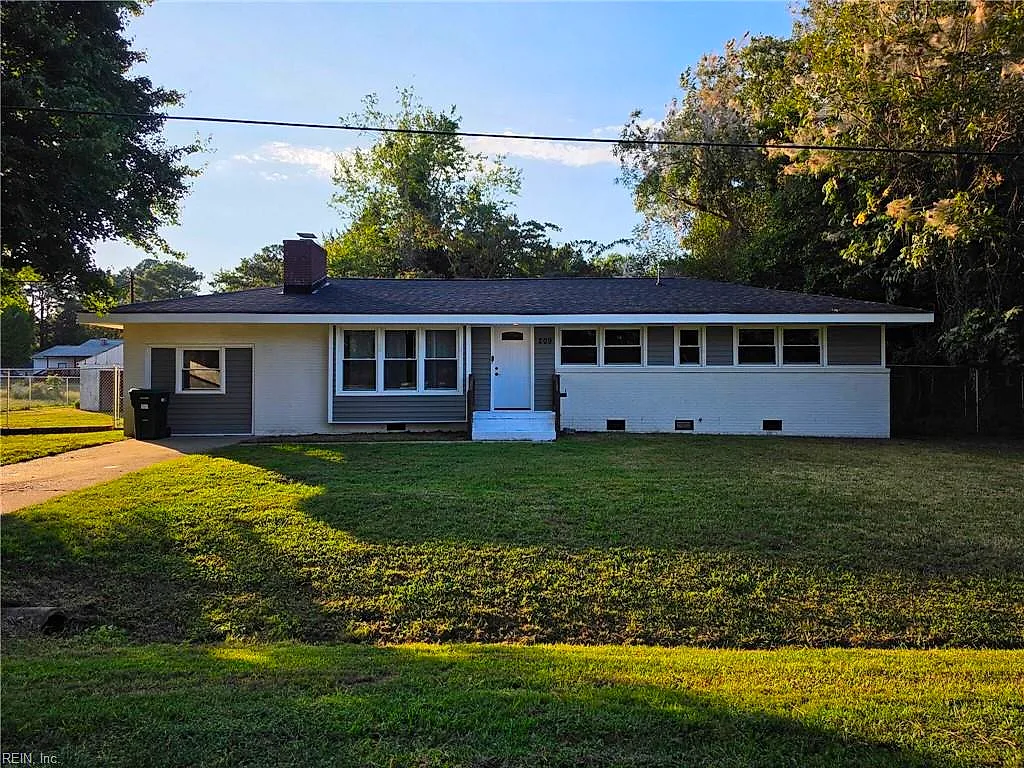 209 Tarleton Bivouac, Williamsburg — photo