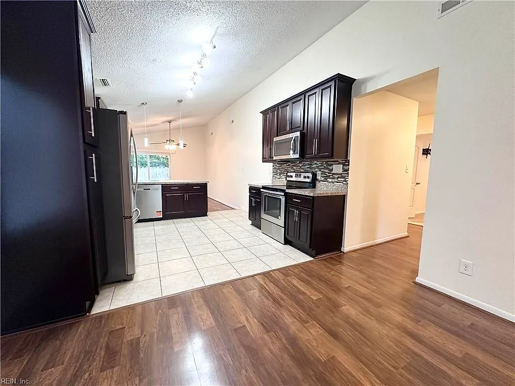 1696 Guthrie St, Virginia Beach — photo