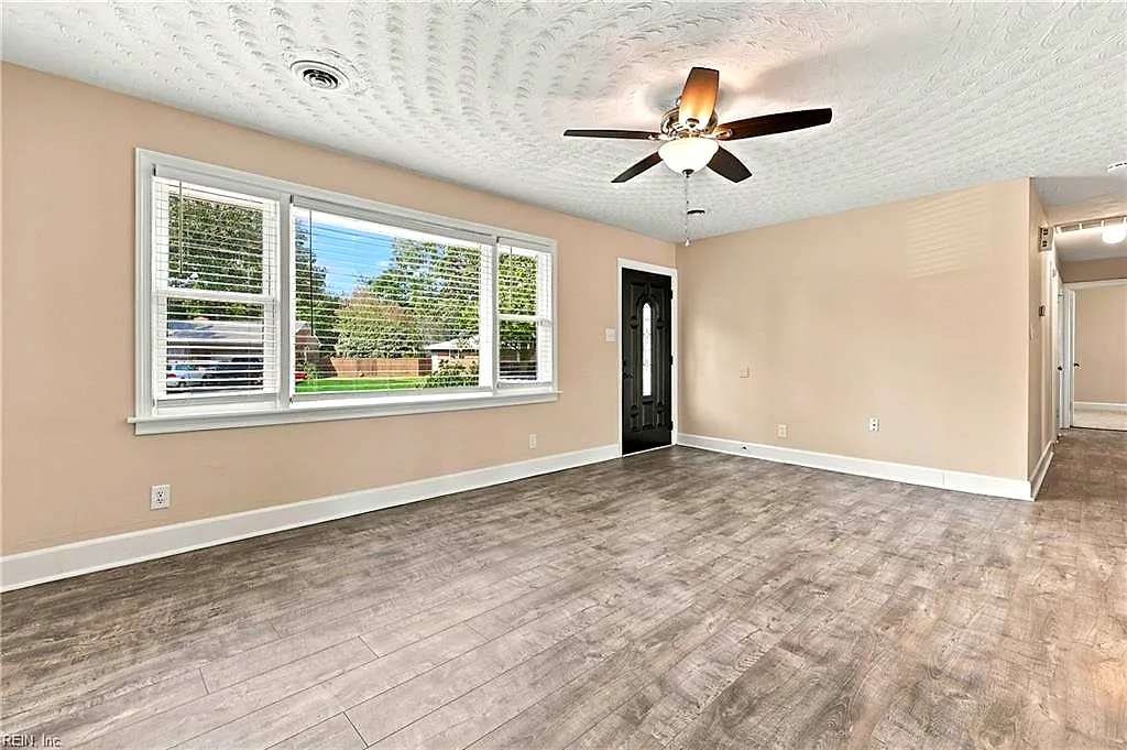 2449 Deerfield Cres, Chesapeake — photo