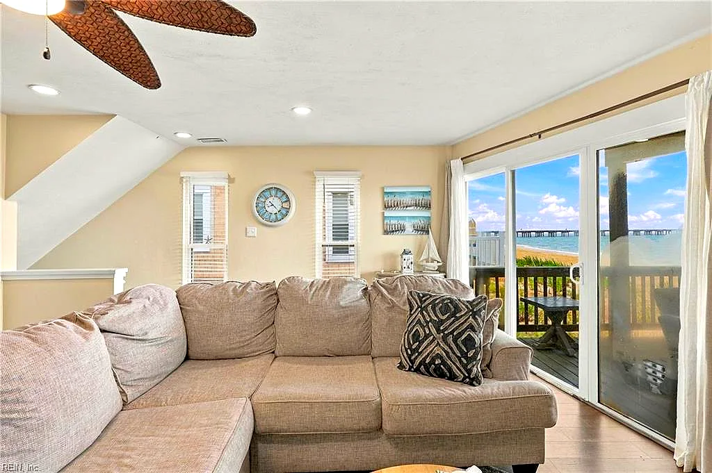 2545 Seaview Ave, Virginia Beach — photo