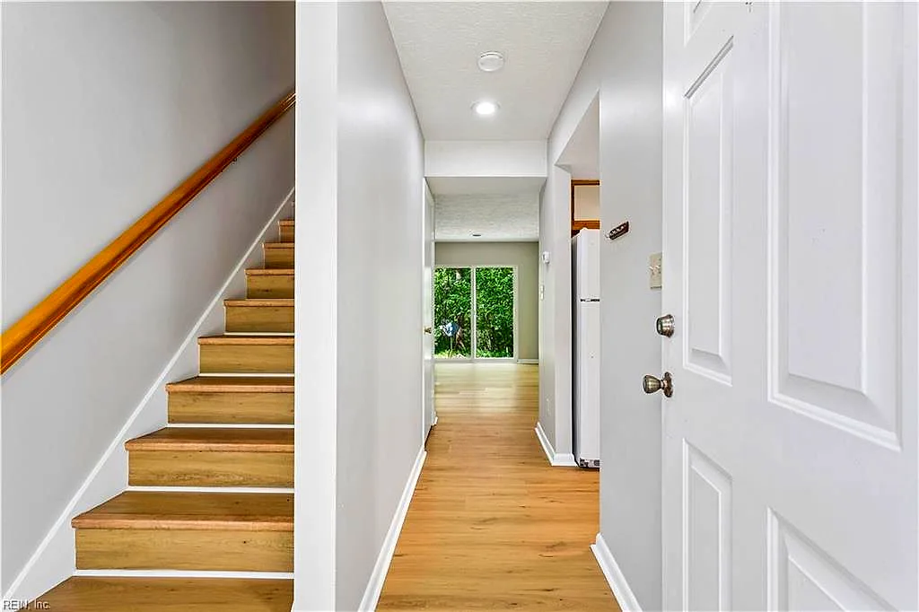 4090 Midlands Rd, Williamsburg — photo