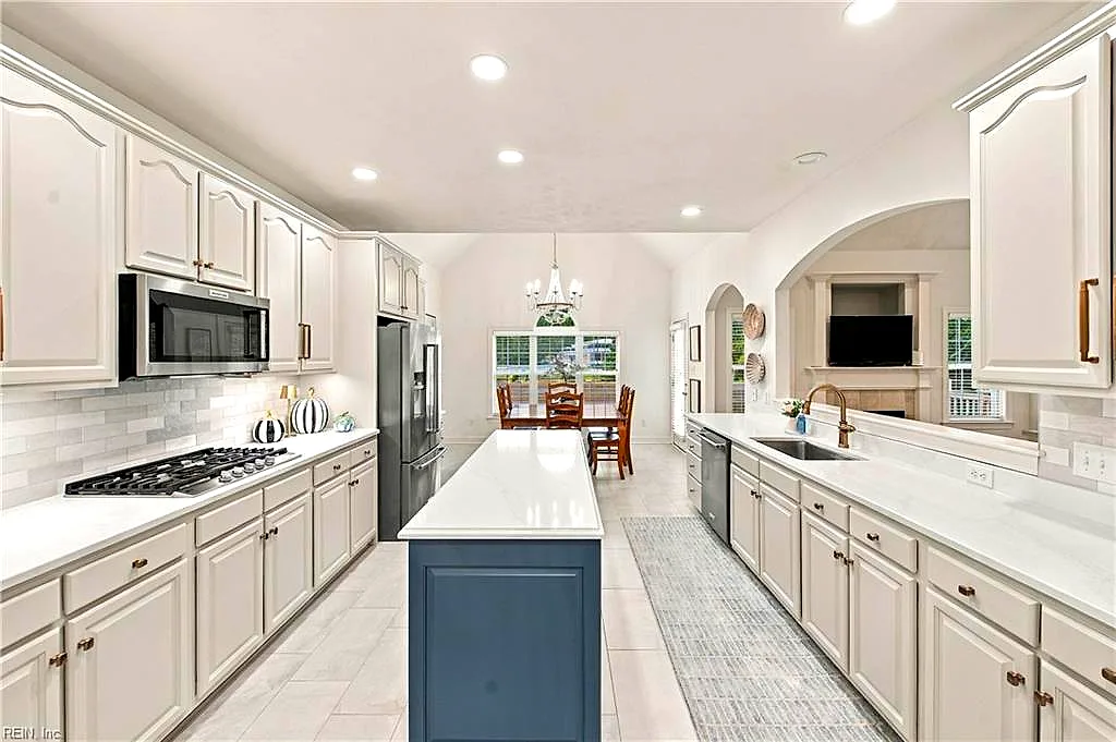 809 Chris Ct, Chesapeake — photo