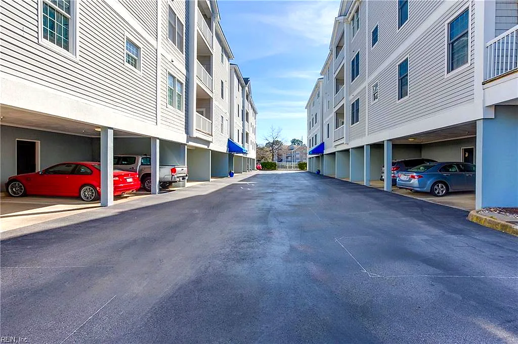2300 Page Harbor Lndg #204, Virginia Beach — photo
