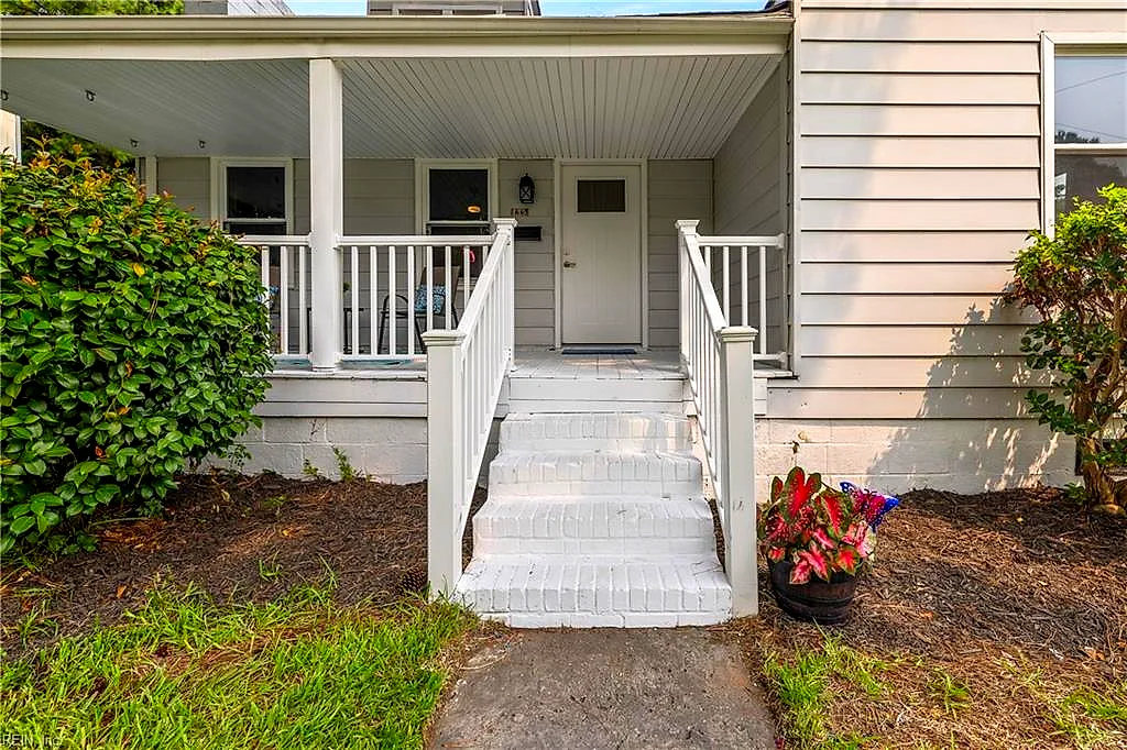 1220 Hibie St, Norfolk — photo
