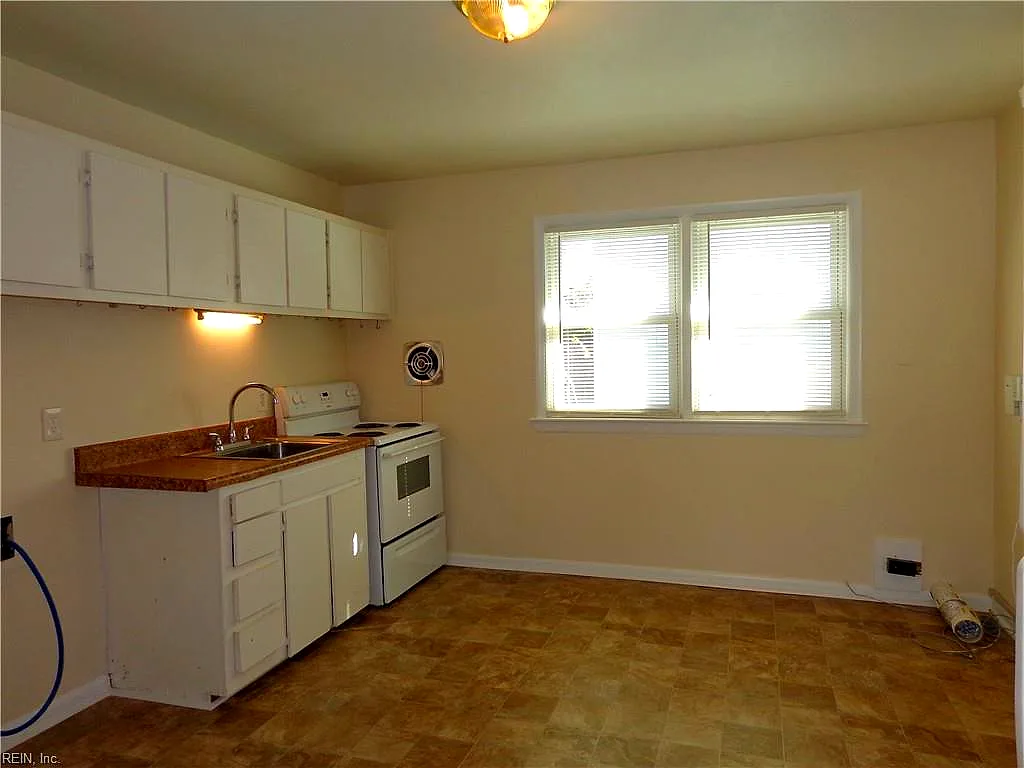 4626 Coronet Ave #B, Virginia Beach — photo