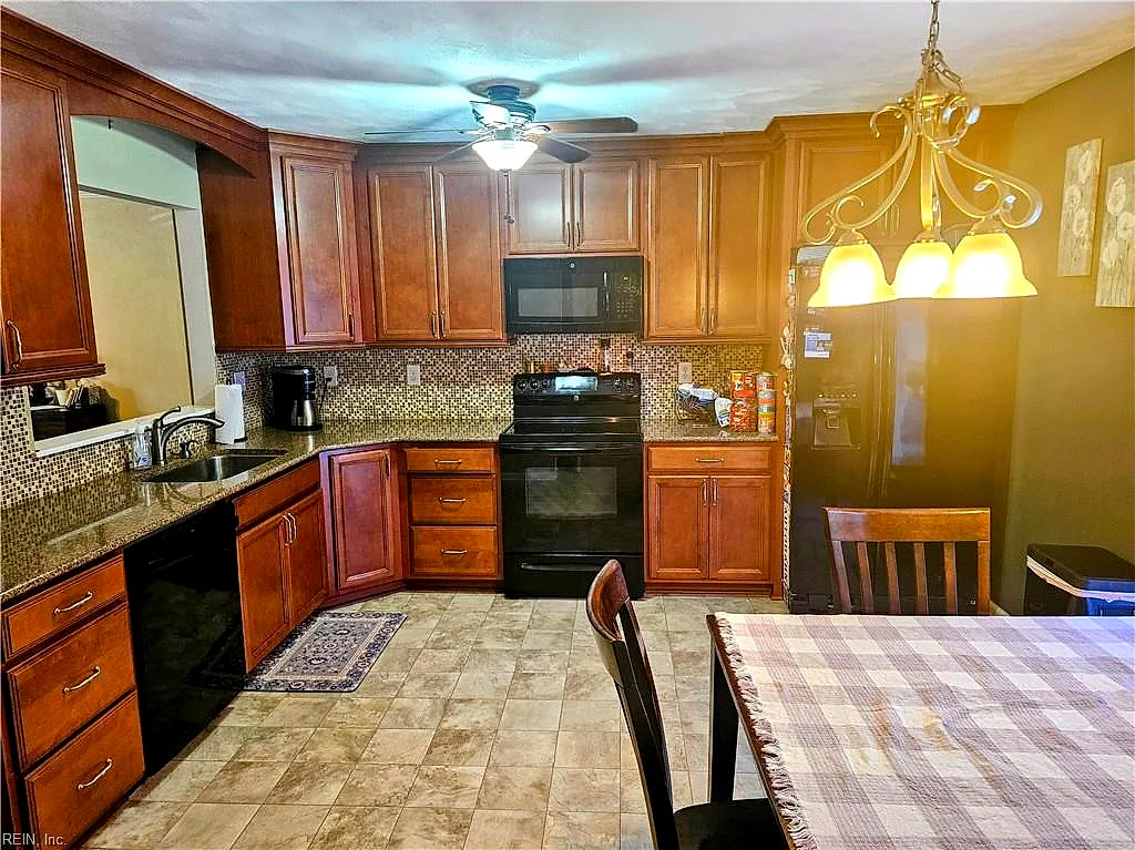 340 Belle Ridge Ct, Chesapeake — photo