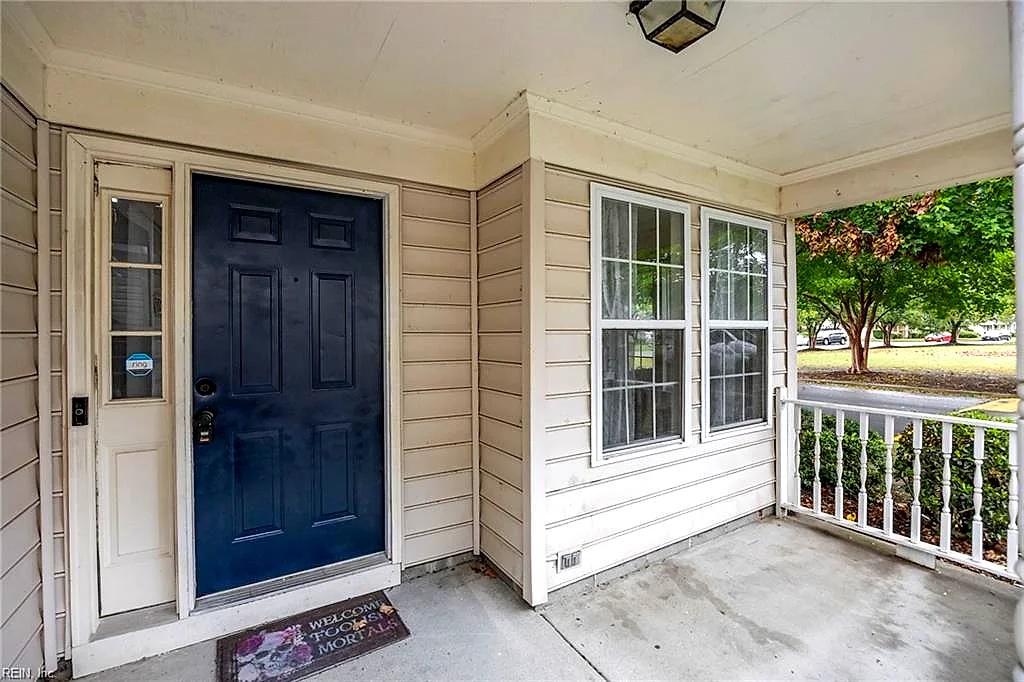1221 Duchess Of York Quay, Chesapeake — photo