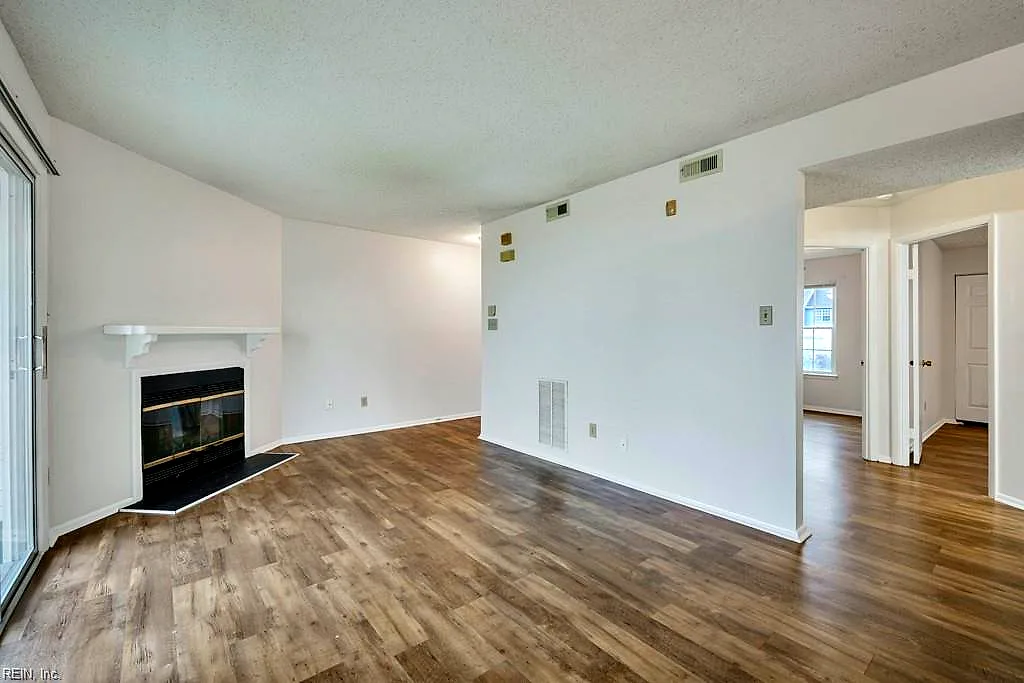 513 Pier Ct, Virginia Beach — photo