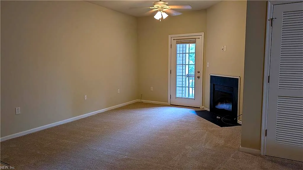 459 Old Colonial Way, Newport News — photo
