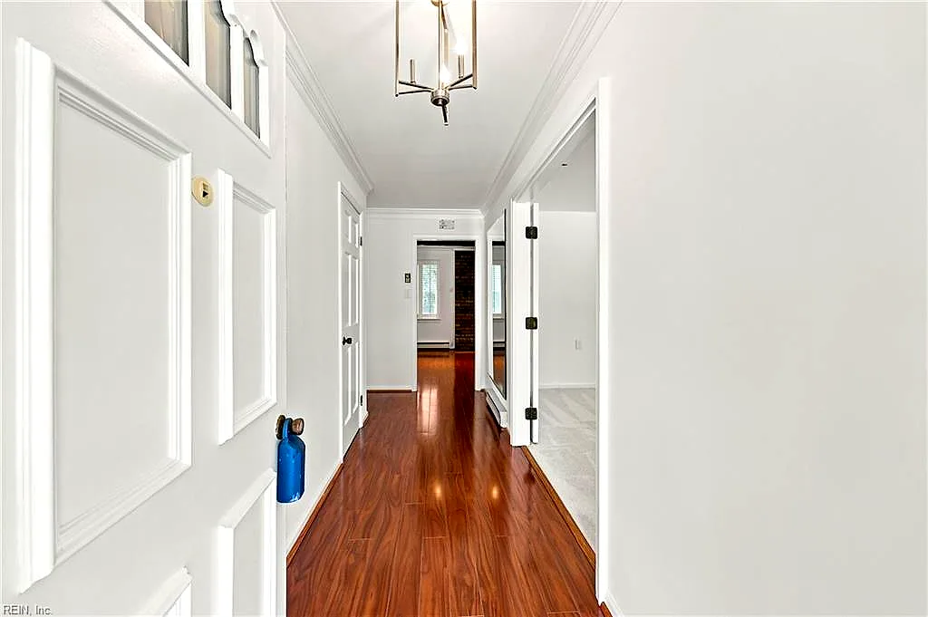 50 Willow Rd, Hampton — photo