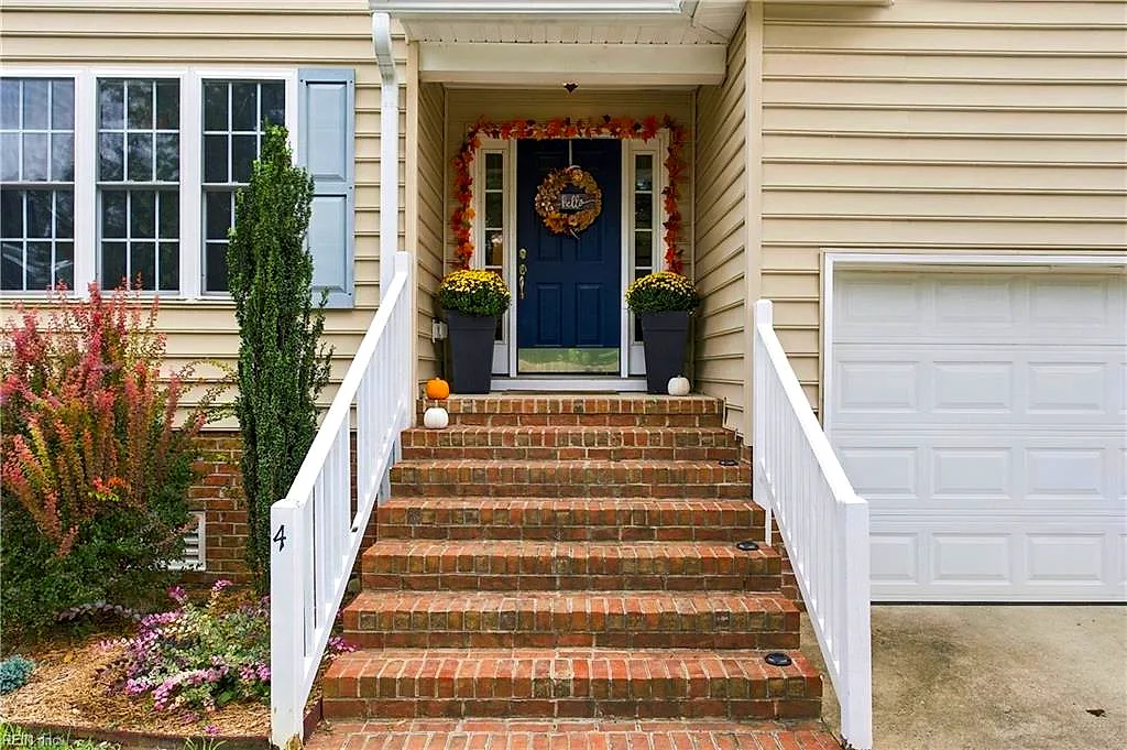 4 Walters Ln, Hampton — photo
