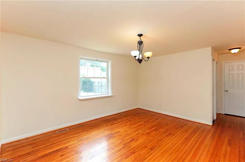 7812 Restmere Rd, Norfolk — photo