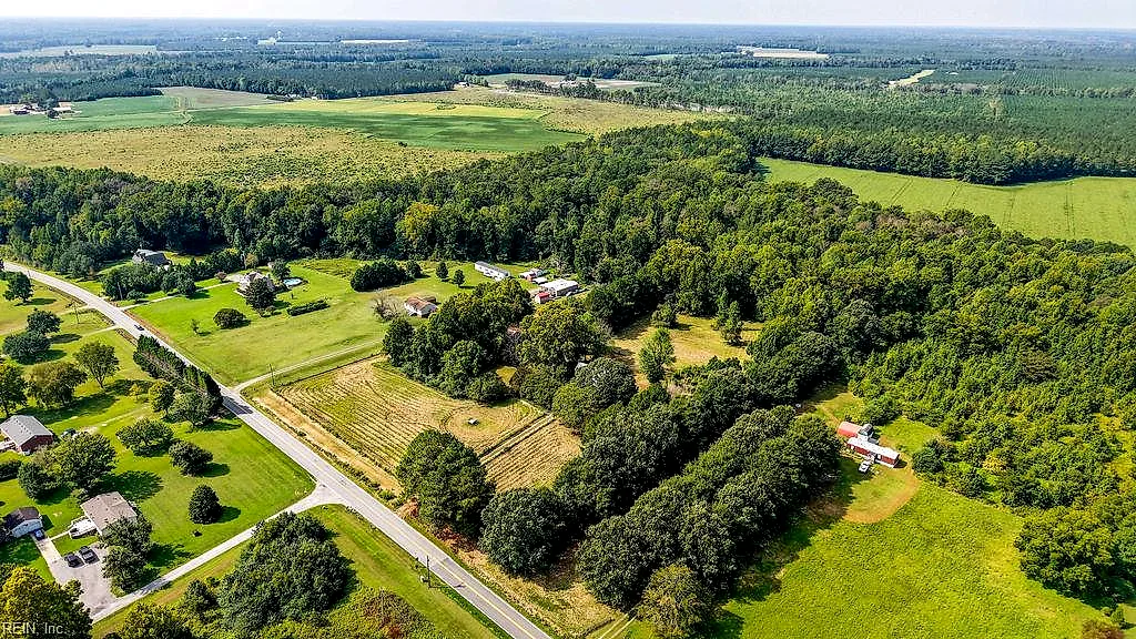 2010 Great Fork Rd, Suffolk — photo