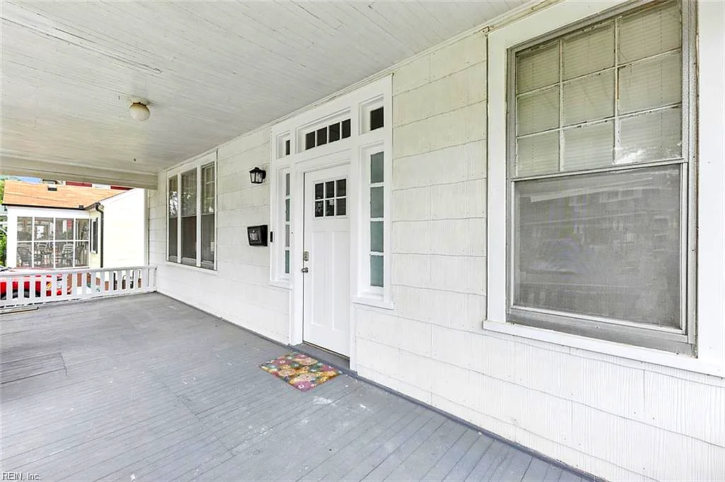 210 S Main St, Suffolk — photo