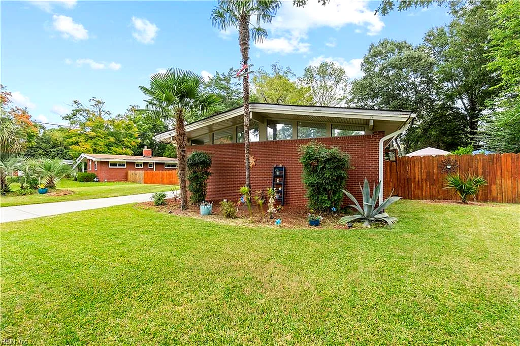 1308 Woodhurst Dr, Virginia Beach — photo