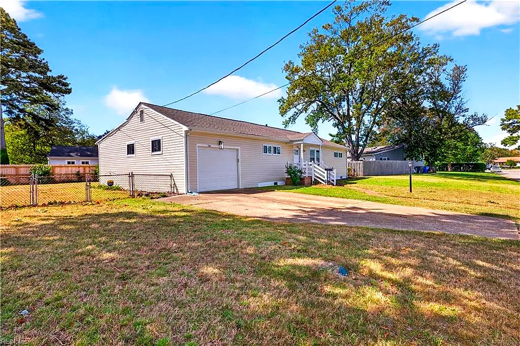 2125 Dean Dr, Norfolk — photo
