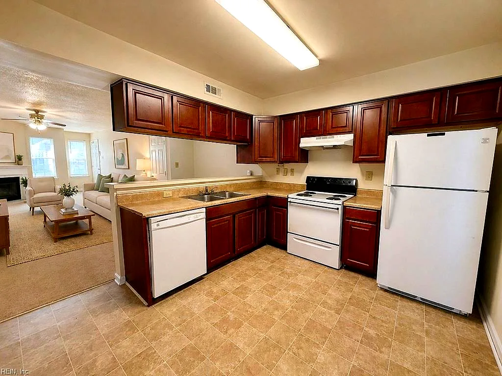 351 Fort Worth Ave #101, Norfolk — photo