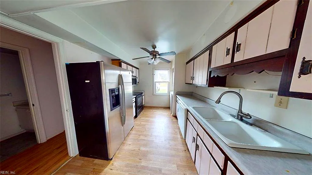 3211 Clover Hill Dr, Portsmouth — photo