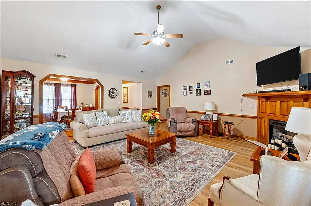 144 Downing Dr, Chesapeake — photo