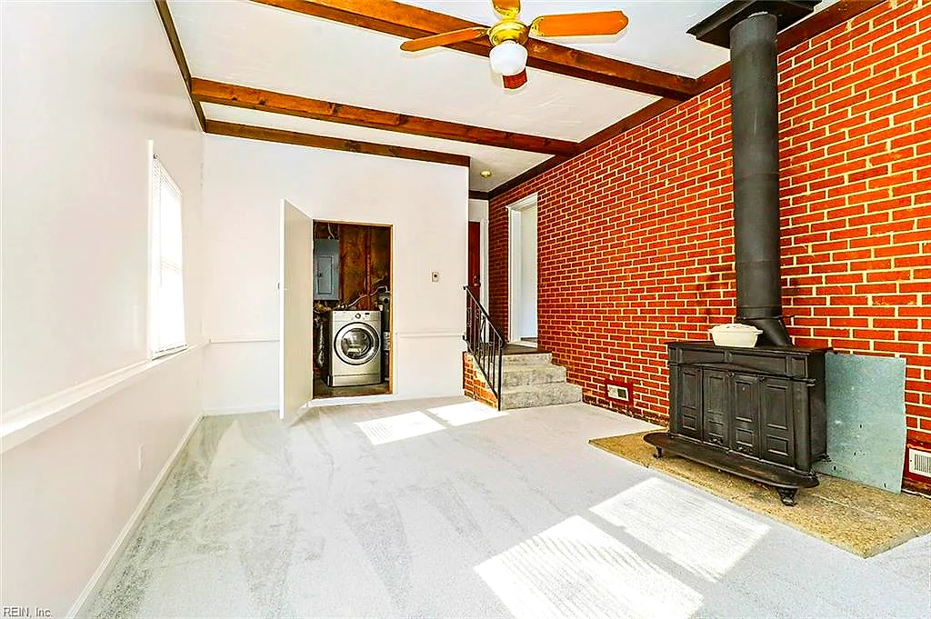 301 Dover Rd, Hampton — photo