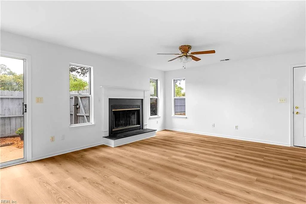 710 Gemstone Ln, Virginia Beach — photo