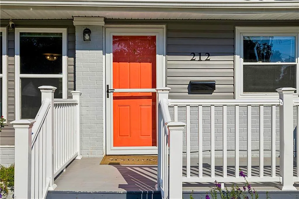 212 Lynnhaven Dr, Hampton — photo
