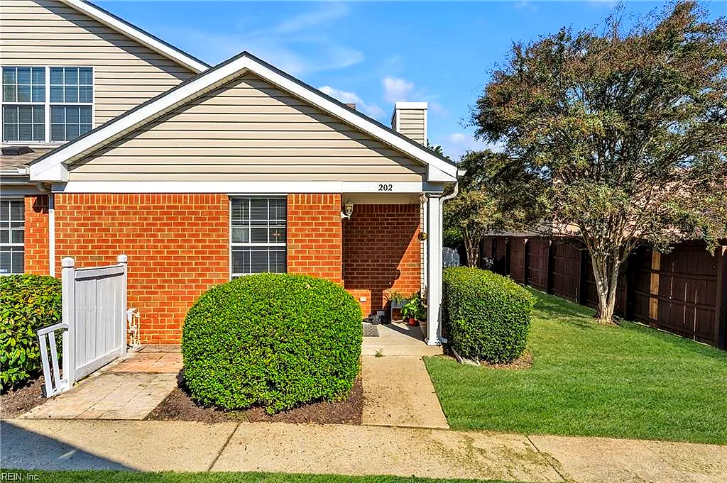 202 Westgate Cir, Williamsburg — photo
