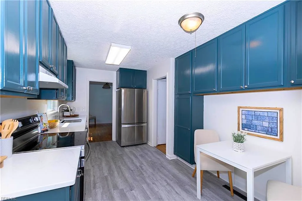 302 Beechmount Dr, Hampton — photo