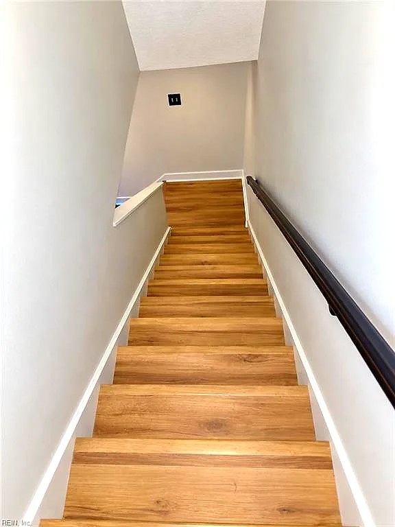 35 Moss Ave, Hampton — photo