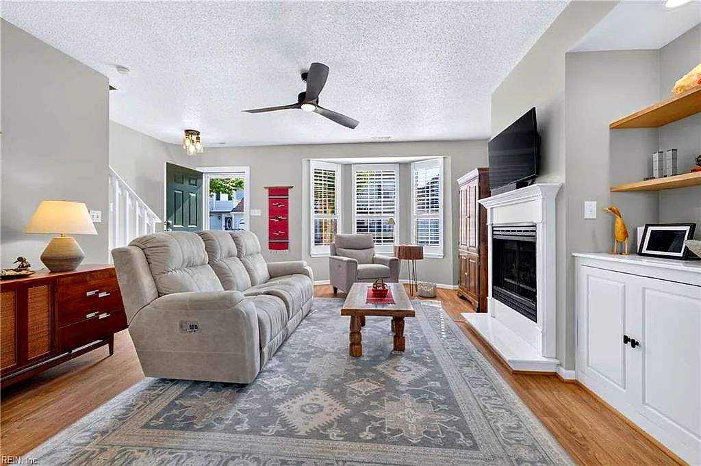 1817 Riddlesworth Dr, Virginia Beach — photo