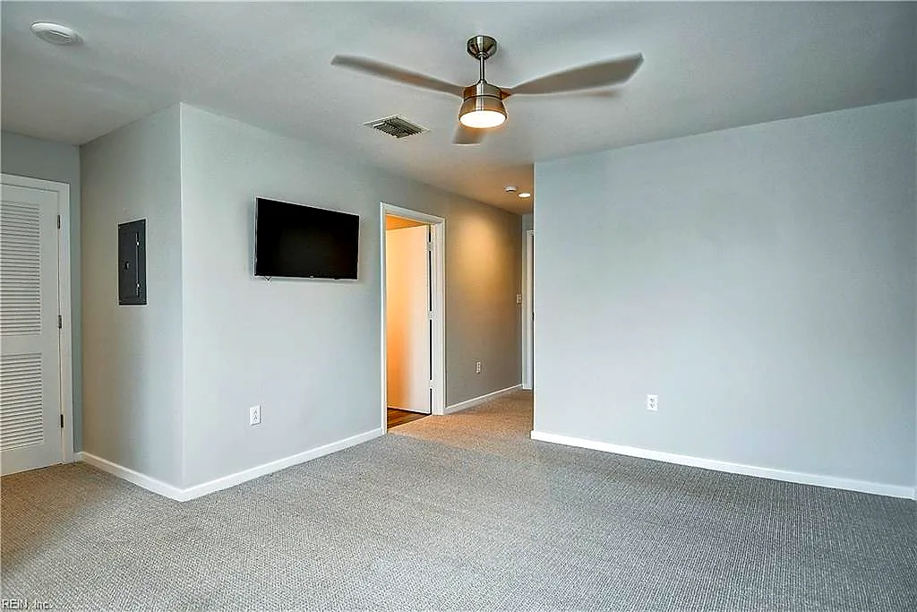215 Brooke Ave #411, Norfolk — photo